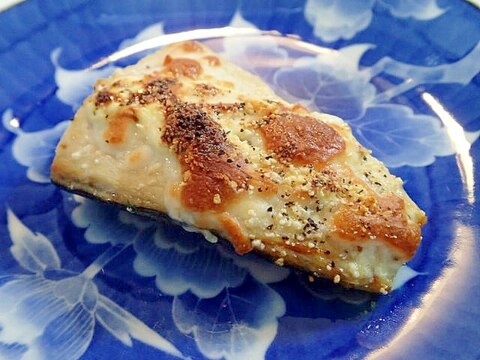 チーズがとろ~り　塩サバのグリル焼き